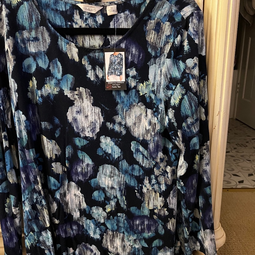 khakis & Company  Tunic Tee